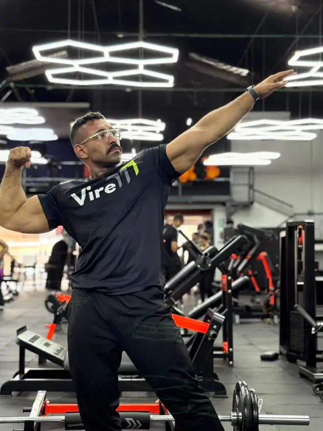 Johan Betancur, Oso Coach, VIRE ambassador, at the gym